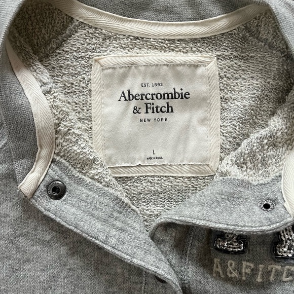 Abercrombie & Fitch Heather Gray Snap-Up Sweater - Picture 5 of 9